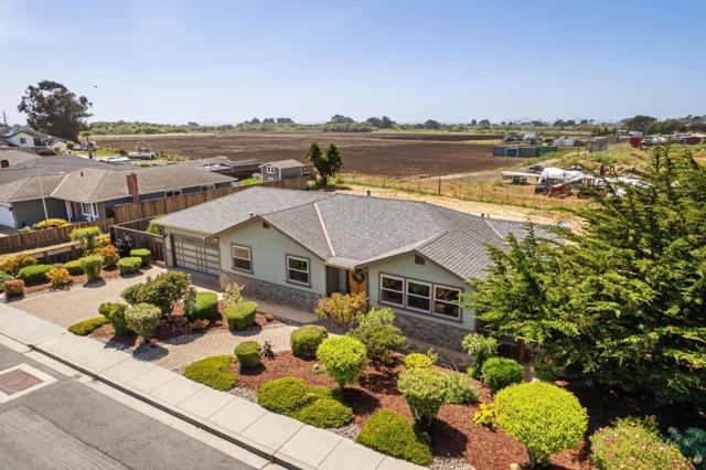 456 Grand Boulevard, Half Moon Bay CA: https://media.crmls.org/mediaz/489ba6c5-091c-4f32-b8a1-fbb03b2feab6.jpg