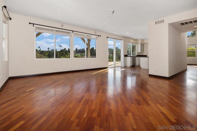 2475 Darlington, La Jolla CA: https://media.crmls.org/mediaz/489bb382-4248-4326-819e-c932cb2b0ad6.jpg