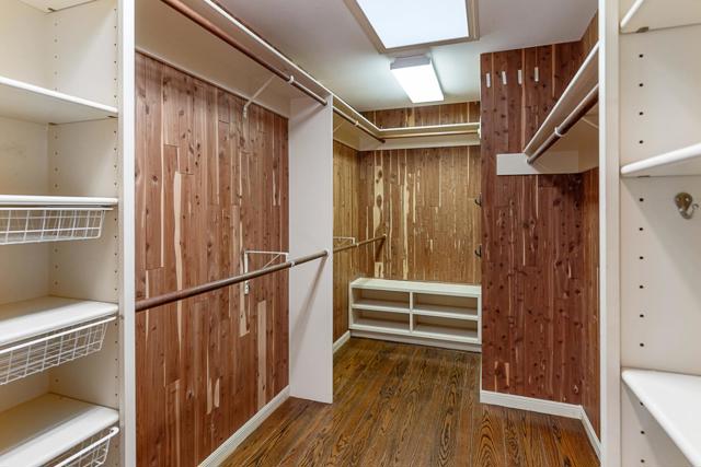 3 Wyndham Drive, Portola Valley CA: https://media.crmls.org/mediaz/489c392d-35c2-4d1d-88a9-46aff3206f36.jpg