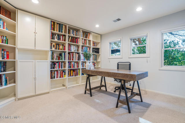 356 Laguna Terrace, Simi Valley CA: https://media.crmls.org/mediaz/489c78be-feb9-4c37-bcf7-564d0d2d7e0f.jpg