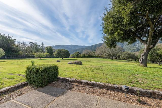 10 Ring Lane, Carmel Valley CA: https://media.crmls.org/mediaz/489cc6b6-53ed-4a60-ae07-94b5c1f15da0.jpg