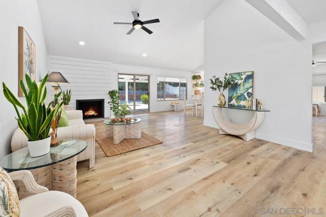 12687 Senda Acantilada, San Diego CA: https://media.crmls.org/mediaz/489ce4c5-7ec1-4150-9209-e378d7d4b359.jpg