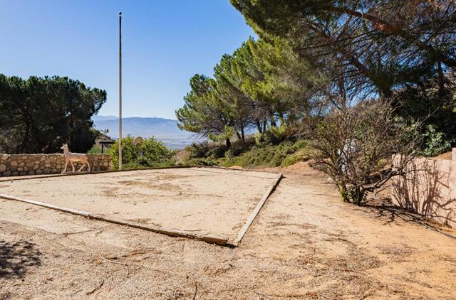 33900 Fabry Road, Soledad CA: https://media.crmls.org/mediaz/489d1748-81fe-48e9-8fab-10aca478f0f9.jpg