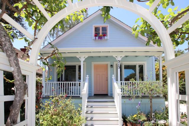 515 Chestnut Street, Santa Cruz CA: https://media.crmls.org/mediaz/489d28c0-1f71-4ac6-8787-f058640389ad.jpg
