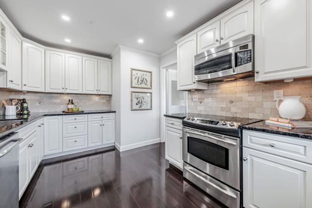 366 Treasure Island Drive, Belmont CA: https://media.crmls.org/mediaz/489d7bda-c7fc-4013-89b6-e1e239d28207.jpg