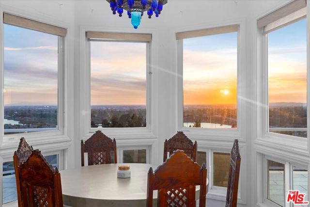 Breakfast Area Sunset View