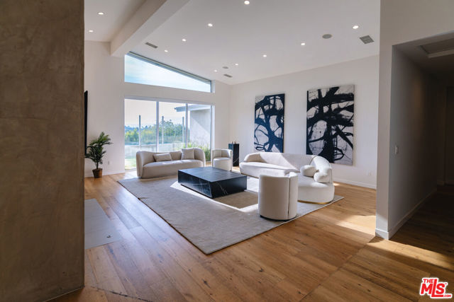 3423 Scadlock Lane, Sherman Oaks CA: https://media.crmls.org/mediaz/489de349-199a-4d81-a639-84123e398383.jpg