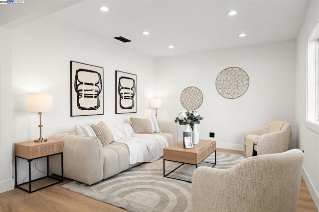 3270 Santa Sophia Way, Union City CA: https://media.crmls.org/mediaz/489e5457-7d54-45e6-826d-0d1fc29f505c.jpg