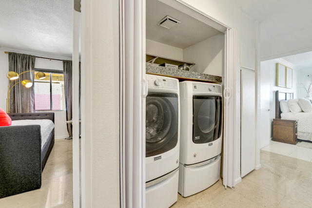 80687 Veranda Lane, Indio CA: https://media.crmls.org/mediaz/489f4340-cfec-456e-8264-b9f608e89f4b.jpg