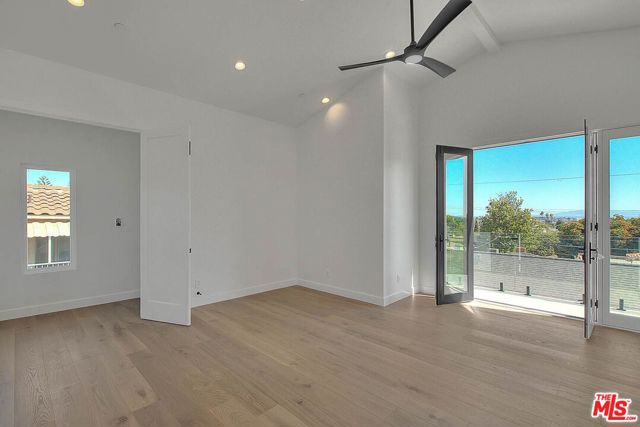 4516 W 63rd Street, Los Angeles CA: https://media.crmls.org/mediaz/489fb9d1-2021-45fe-a686-b52b63dbb045.jpg