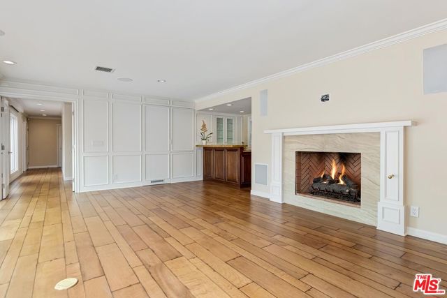 4211 Toluca Lake Lane, Toluca Lake CA: https://media.crmls.org/mediaz/489fd2a2-6acd-4042-8b4a-57fdeb5adecf.jpg