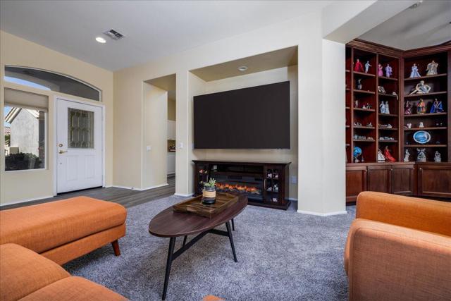 Image 9 of 40 For 78756 Golden Reed Drive