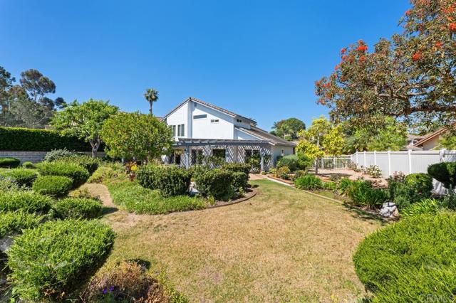 Detail Gallery Image 3 of 37 For 3711 Overpark Rd, San Diego,  CA 92130 - 4 Beds | 2/1 Baths