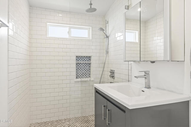 Detail Gallery Image 19 of 40 For 1040 Dover Ln, Ventura,  CA 93001 - 2 Beds | 2 Baths