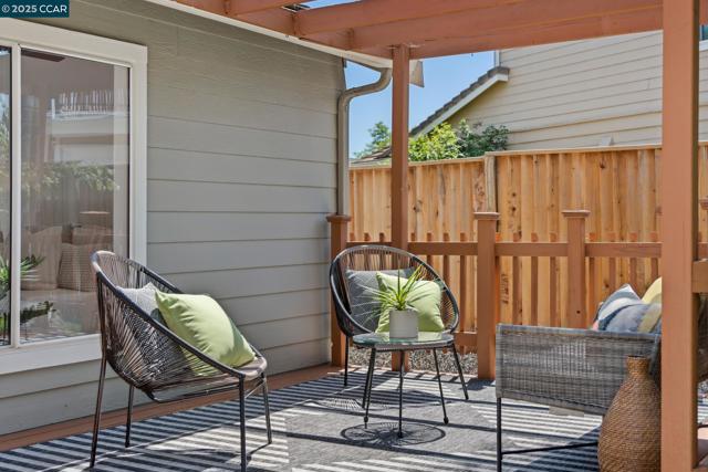 3075 Shiles Loop, Brentwood CA: https://media.crmls.org/mediaz/48a0b5cd-c2fd-48a8-8399-1436f542fb5c.jpg