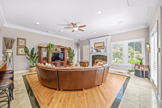 6585 Redwood Retreat Road, Gilroy CA: https://media.crmls.org/mediaz/48a1508a-afbc-42dd-a51b-778412ca2ab6.jpg