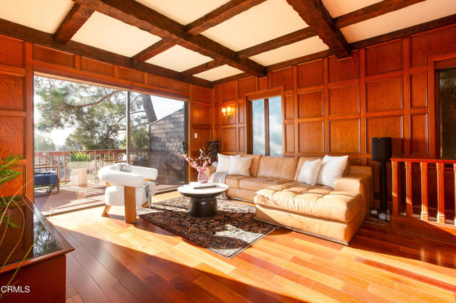 3880 Clayton W Avenue, Los Angeles CA: https://media.crmls.org/mediaz/48a2ed5b-4128-497f-9948-c4f20de0a3f1.jpg