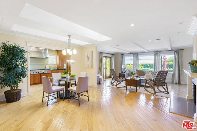 2310 Pier Avenue photo 1