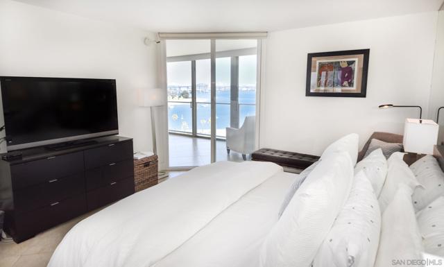 Image 10 of 29 For 1820 Avenida Del Mundo  Unit #805