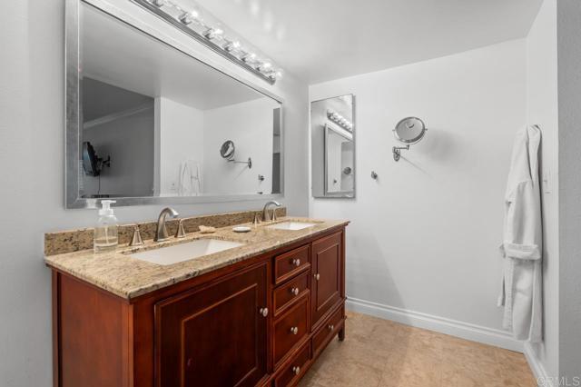 Image 42 of 75 For 6960 Caminito Curva