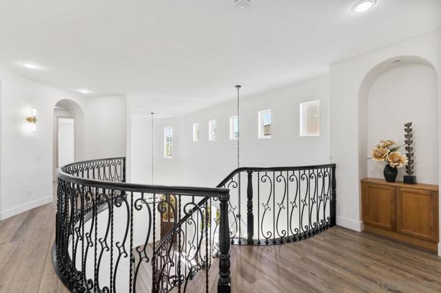 11649 Thistle Hill Pl, San Diego CA: https://media.crmls.org/mediaz/48a38978-6c31-4995-928b-1d700b617645.jpg