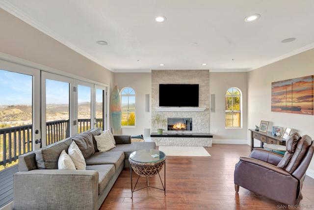 560 Seeforever Dr, San Marcos CA: https://media.crmls.org/mediaz/48a52c61-13e2-4e97-8558-d4fe8c792b76.jpg