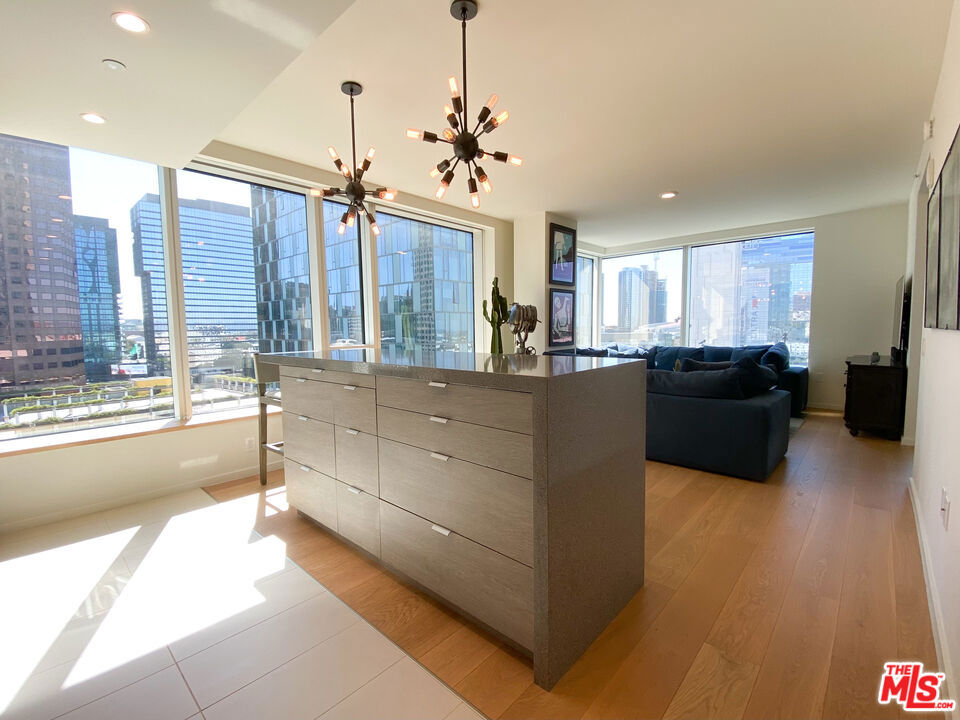 889 Francisco Street 803, Los Angeles, CA 90017