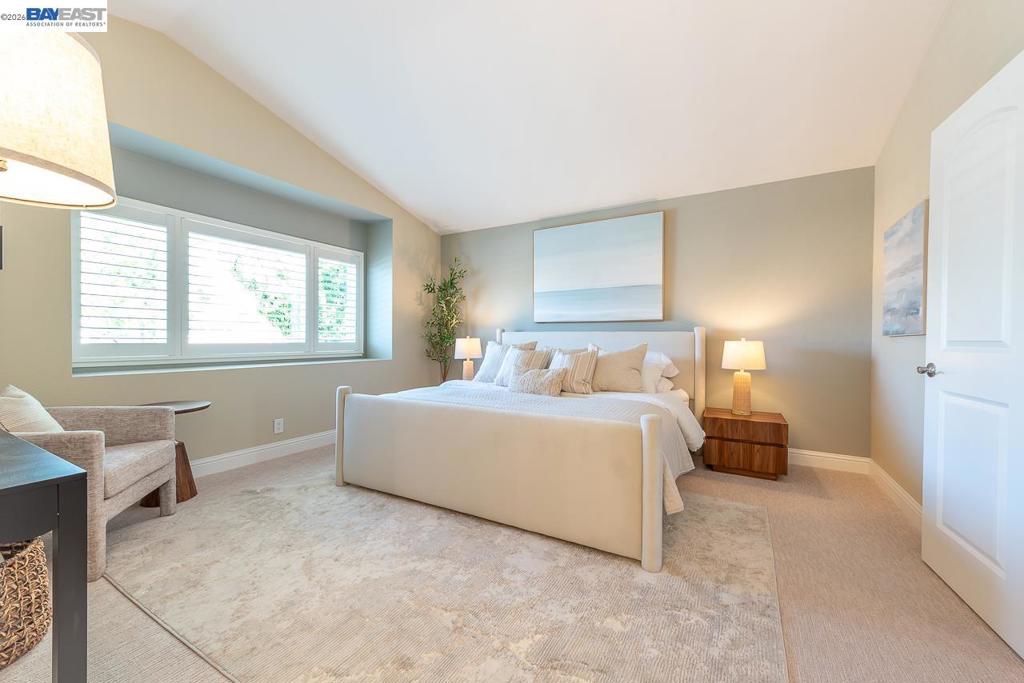 https://media.crmls.org/mediaz/48a5c039-1161-4c8e-80e5-41fbeb6ef787.jpg?preset=X-Large