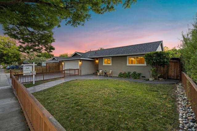 1422 Melwood Drive, San Jose CA: https://media.crmls.org/mediaz/48a5c7a8-637c-4f09-bace-df02eef2a3fa.jpg