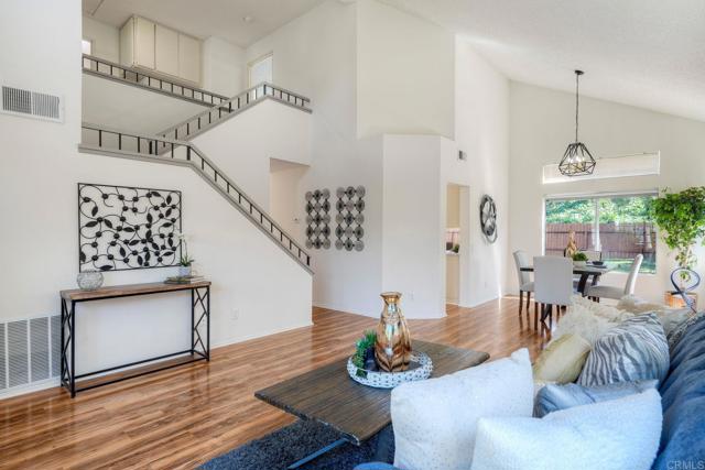 Detail Gallery Image 5 of 39 For 5349 Gooseberry Way, Oceanside,  CA 92057 - 3 Beds | 2/1 Baths