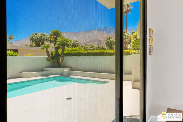 130 W Racquet Club Road, Palm Springs CA: https://media.crmls.org/mediaz/48a64516-2436-4acc-92d3-e28a013d9bcf.jpg