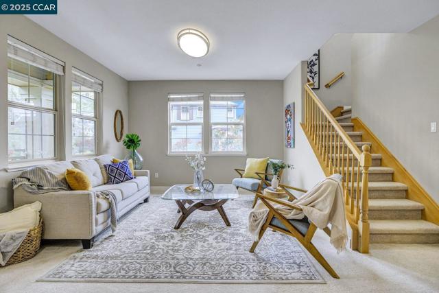 6130 Old Quarry Loop, Oakland CA: https://media.crmls.org/mediaz/48a65446-a52f-4550-ad38-7b588547d318.jpg