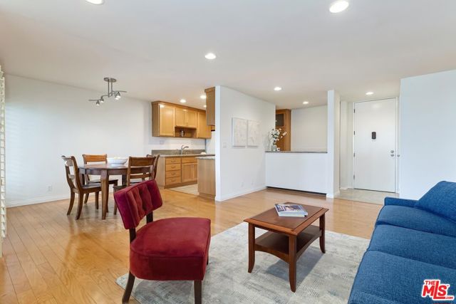 5950 Canterbury Drive, C304 photo 3
