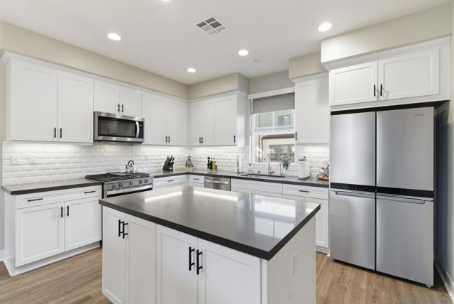 4382 Pacifica Way, Oceanside CA: https://media.crmls.org/mediaz/48a70271-f1f3-426b-8b4c-49a18478ae6c.jpg