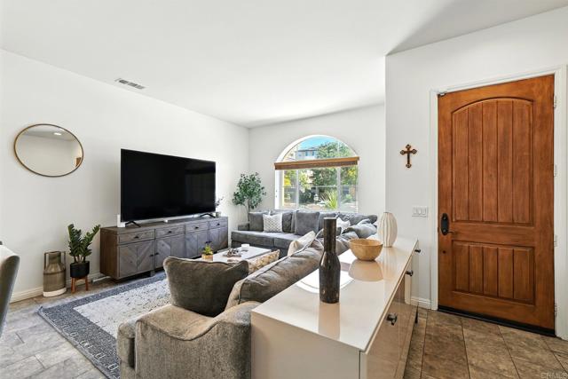 1682 May Ave, Chula Vista CA: https://media.crmls.org/mediaz/48a70e31-f25e-47d3-9b68-baf585e01a16.jpg