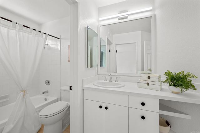 1421 Corte Clasica, San Marcos CA: https://media.crmls.org/mediaz/48a7fab4-c338-457d-a890-854a8f8e14b2.jpg