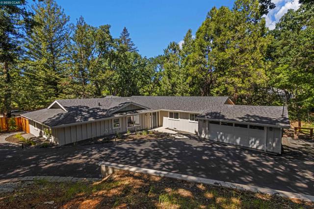 706 St Marys Rd, Lafayette CA: https://media.crmls.org/mediaz/48a861eb-7fbe-489a-b181-30b74d12c88c.jpg