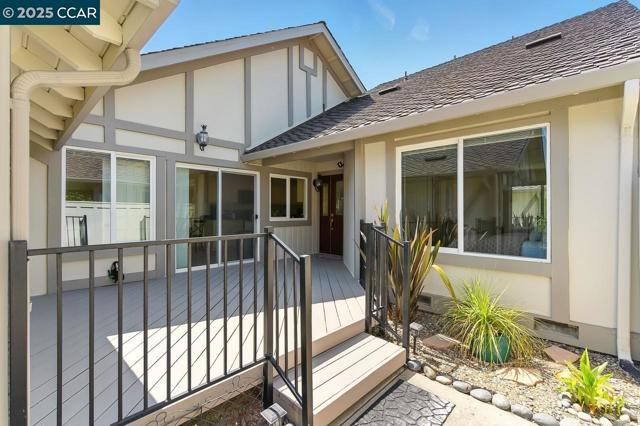 624 Doral Dr, Danville CA: https://media.crmls.org/mediaz/48a86bf8-62dc-423e-8268-05fa36a3b683.jpg