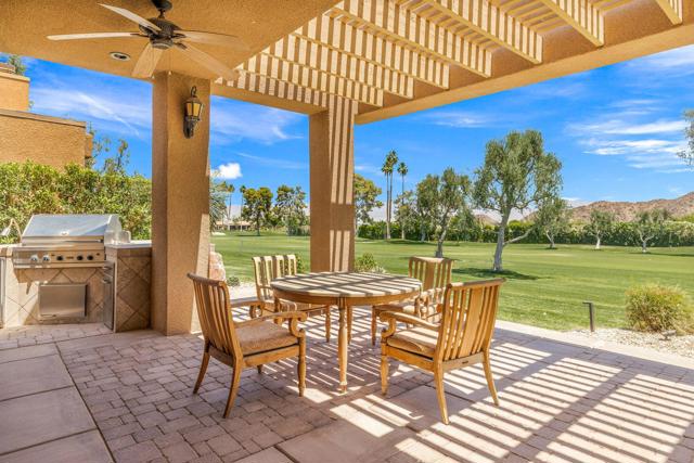 49006 Foxtail Lane, Palm Desert CA: https://media.crmls.org/mediaz/48aa07e0-8932-4454-b660-daff757e459b.jpg