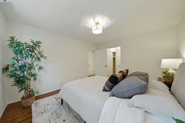 420 Camden Rd, Alameda CA: https://media.crmls.org/mediaz/48aa35e6-f7e5-486e-9059-170e6a652006.jpg