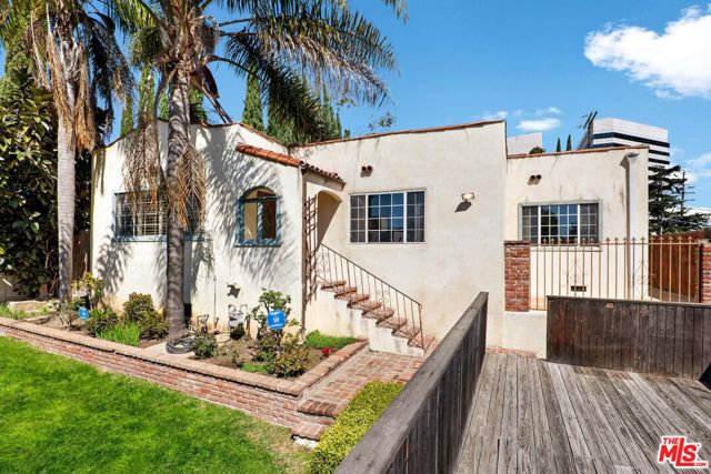 1186 Mcclellan Drive, Los Angeles CA: https://media.crmls.org/mediaz/48aad4d5-9de6-4bf8-9cdb-8bf94a6028ac.jpg
