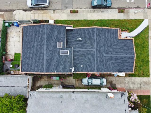 3000 56th Avenue, Oakland CA: https://media.crmls.org/mediaz/48ab10dd-e5e3-4d29-ab7e-b4112f0adc14.jpg