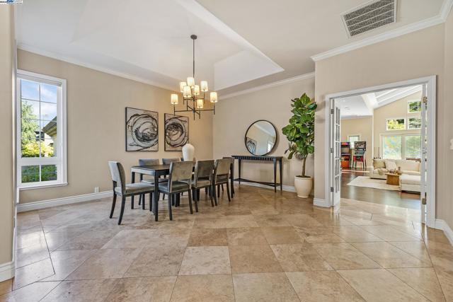 24 Timberview Ct., Danville CA: https://media.crmls.org/mediaz/48aba855-0444-4ba2-ae6f-c829f0080937.jpg