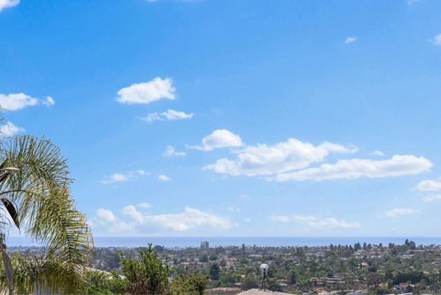 3903 Cadden Way, San Diego CA: https://media.crmls.org/mediaz/48ac61ea-d9f2-4d7e-b136-79e31ddaf420.jpg