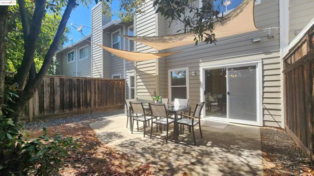 128 Harris Cir, Bay Point CA: https://media.crmls.org/mediaz/48ac99f3-bfbe-4391-98c3-47ef937039ef.jpg