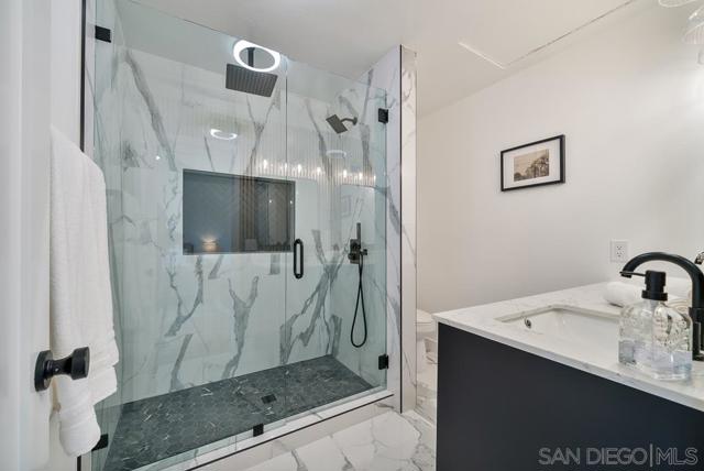 2927 Lawrence Ln, Escondido CA: https://media.crmls.org/mediaz/48aeaa46-be71-48c9-9dcd-bfefd5ed30e3.jpg