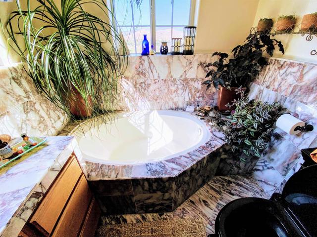 31733 Lake Meadow Rd, Acton CA: https://media.crmls.org/mediaz/48aec2e4-c2b3-4f94-ad16-79f8baf8d853.jpg