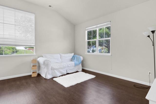 820 Via Vaquero Norte, San Juan Bautista CA: https://media.crmls.org/mediaz/48aeefe1-0528-4fe3-a99f-eda047169fe8.jpg