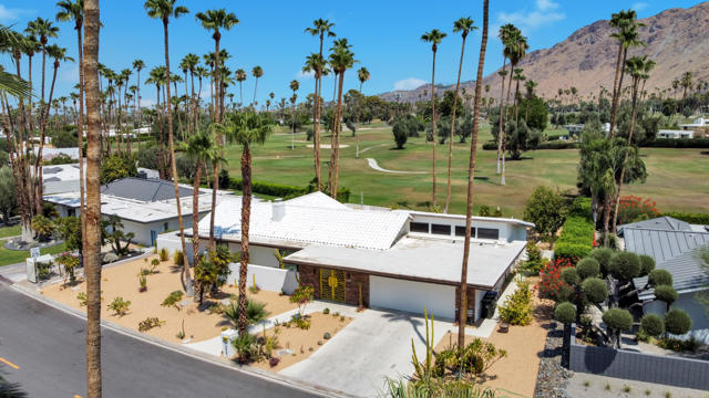 2598 S Camino Real, Palm Springs CA: https://media.crmls.org/mediaz/48aef234-0771-4599-8905-da93cc5e4517.jpg
