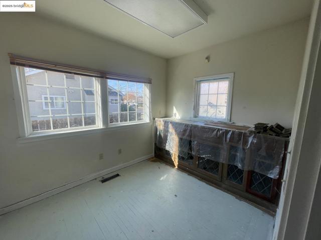 2890 Concord BLVD, Concord CA: https://media.crmls.org/mediaz/48aef639-f941-45d8-8acf-c3a1f6ad008a.jpg